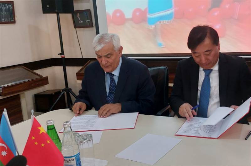 Kamal Abdulla Çinin Huçjou Universitetinin nümayəndə heyəti ilə görüşdü - FOTOLAR