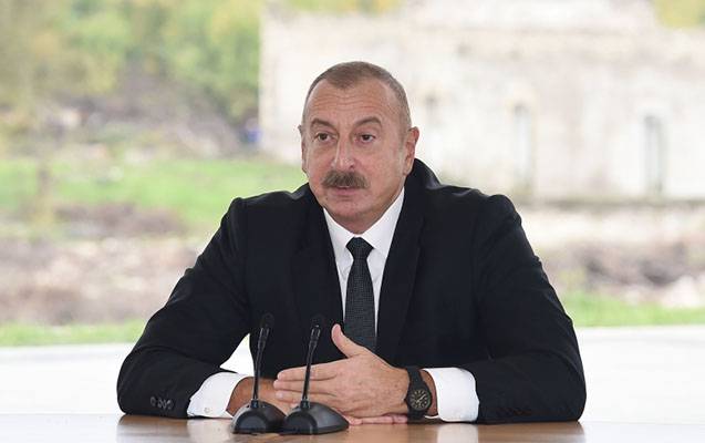 Prezident Laçında çıxış etdi 