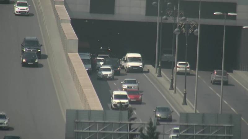 Aeroport yolunda qəza sıxlıq yaratdı