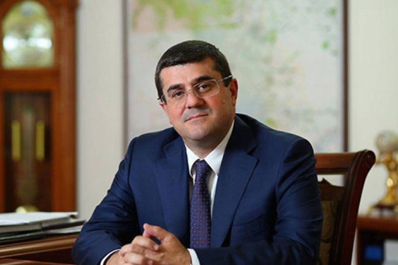 Arayik feysbukdan silindi