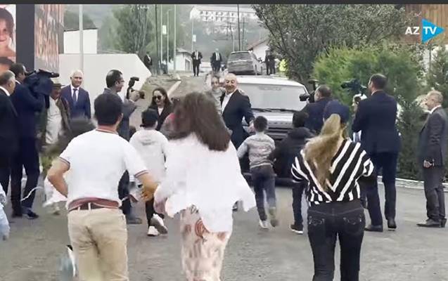 Prezidenti görüb belə sevindilər - VİDEO