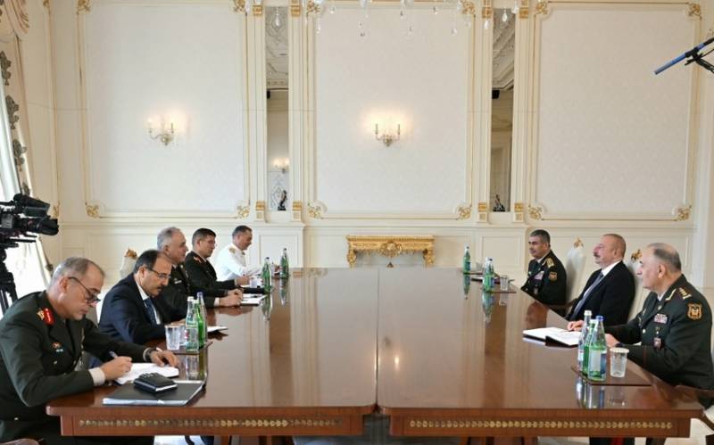 İlham Əliyev Türkiyə Silahlı Qüvvələrinin Baş Qərargah rəisini qəbul etdi