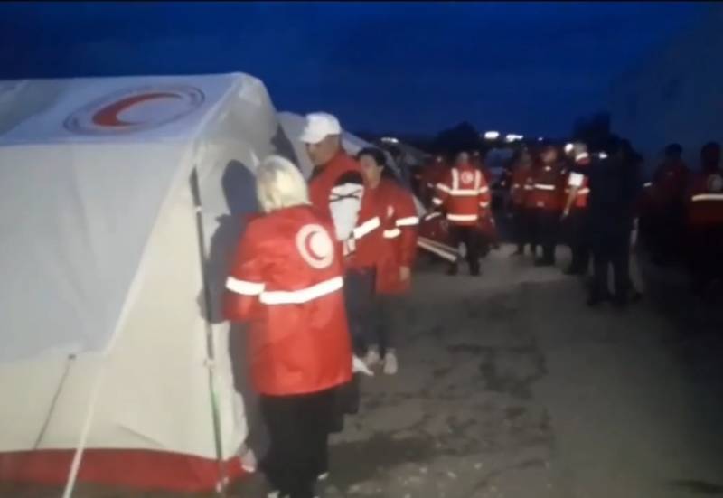 Humanitar yük üçün çadırda gecələyəcəklər