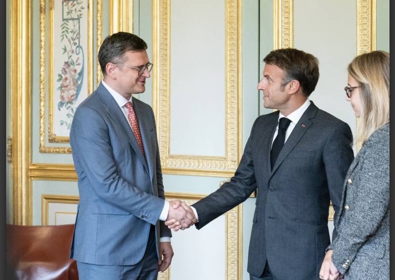 XİN başçısı Makronla görüşdü