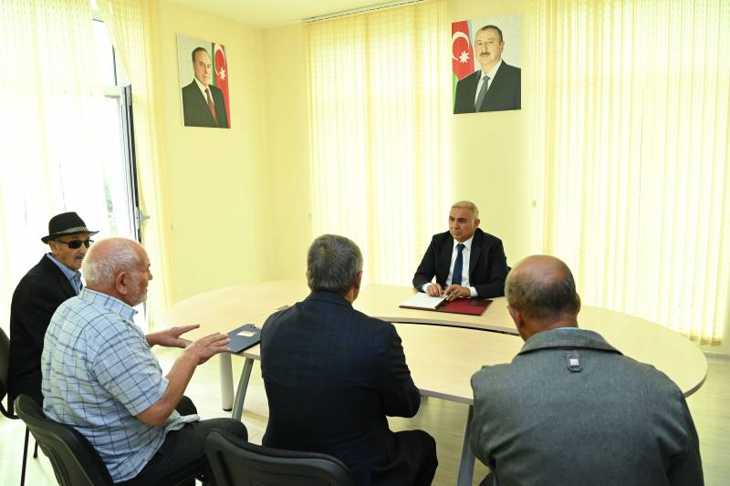 Vüqar Əhmədov Yevlaxda vətəndaşları qəbul etdi - FOTO