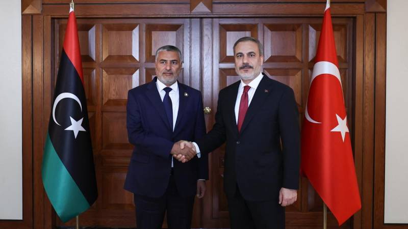 Hakan Fidan  Məhəmməd Miftah Təkan ilə görüşdü