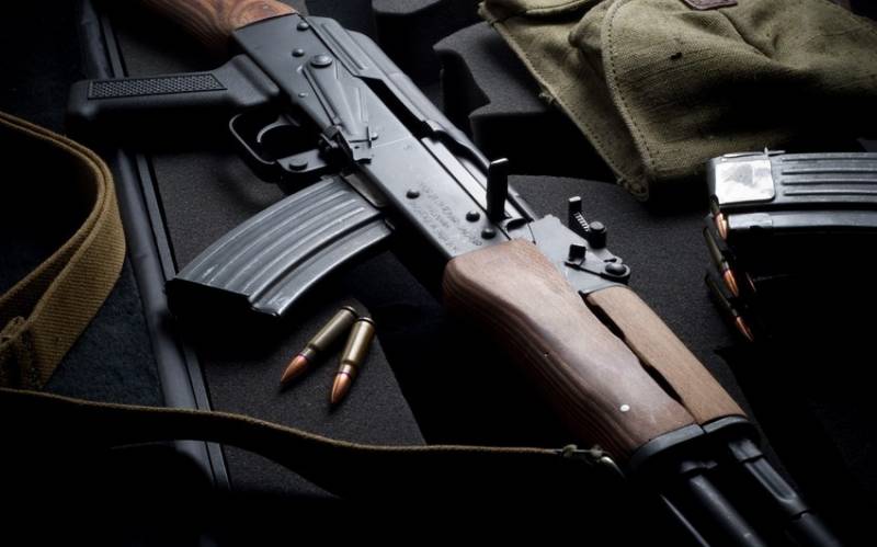 Vətəndaşlardan 2 avtomat, 3 qumbara 14 tüfəng götürüldü