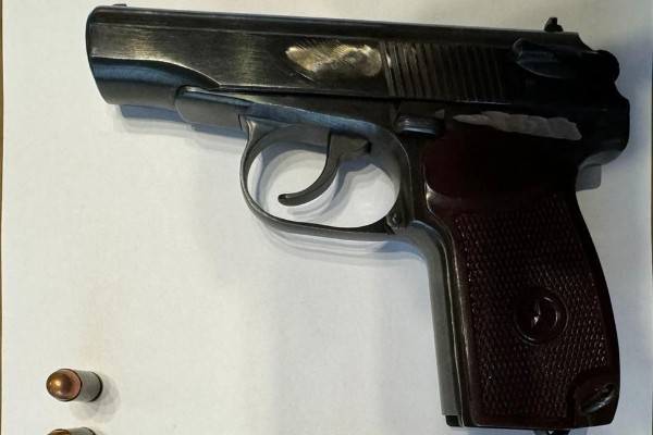 Zibilxanadan tapdığı \"Makarov\"u polisə təhvil verdi