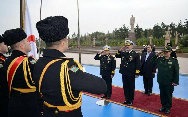 Bakıda Azərbaycan və İran HDQ komandanları görüşdü - FOTO