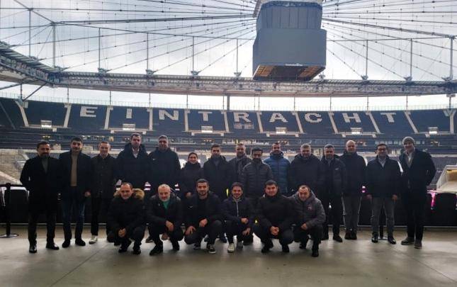 Azərbaycanın futbol rəsmiləri Frankfurtda - FOTOLAR