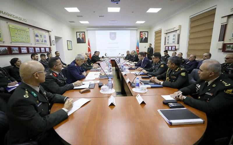 Bakıda mühüm hərbi TOPLANTI - FOTO