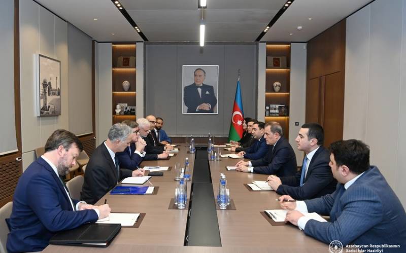 Nazir Blinkenin köməkçisi ilə normallaşmanı müzakirə etdi