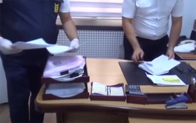 İş adamı vəzifəli şəxslərlə görüşə gizli kamera ilə gedibmiş