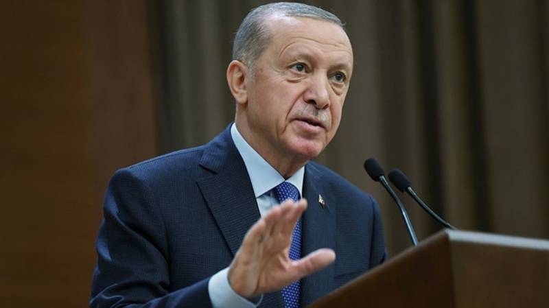 Yunan jurnalist Ərdoğandan soruşdu: “Bir gece ansızın gələcəkmisiniz?”