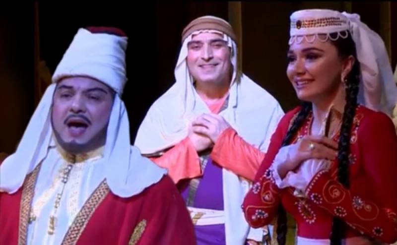 \"Leyli və Məcnun\"un afişasındakı fərqli adlar narazılıq doğurdu