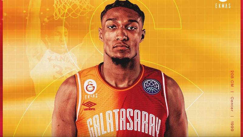 \"Qalatasaray\" Devid Makkormakı heyətinə qatdığını AÇIQLADI