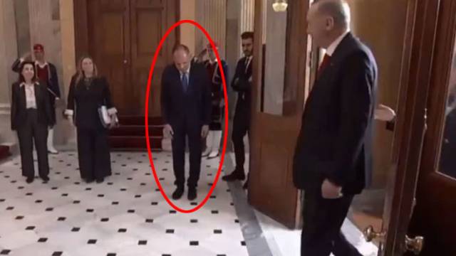Ölkəsində tənqid olunan nazir Ərdoğanın önündə niyə əyildiyini açıqladı
