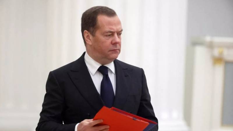 Medvedev Putini dəstəklədi - Qərarı məntiqlidir, düzgündür...