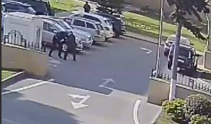 Bakıda film kimi hadisə: Ürəyi soyumayan kişi qohumunu maşınla da vurdu - ANBAAN VİDEO