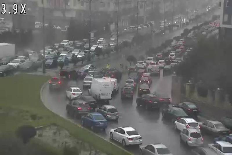 Tbilisi prospektində qəza - Tıxac yarandı