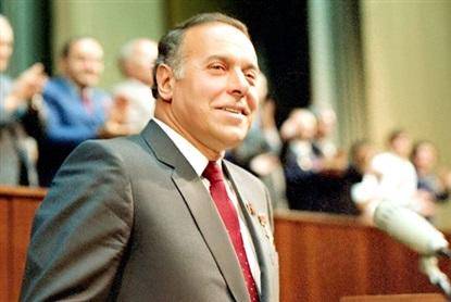 Ümummilli lider Heydər Əliyev... - Gülər Mübariz yazır