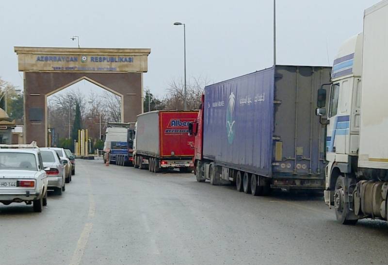 “Qırmızı körpü” gömrük postunda sıxlıq - mindən çox yük maşını gözləyir