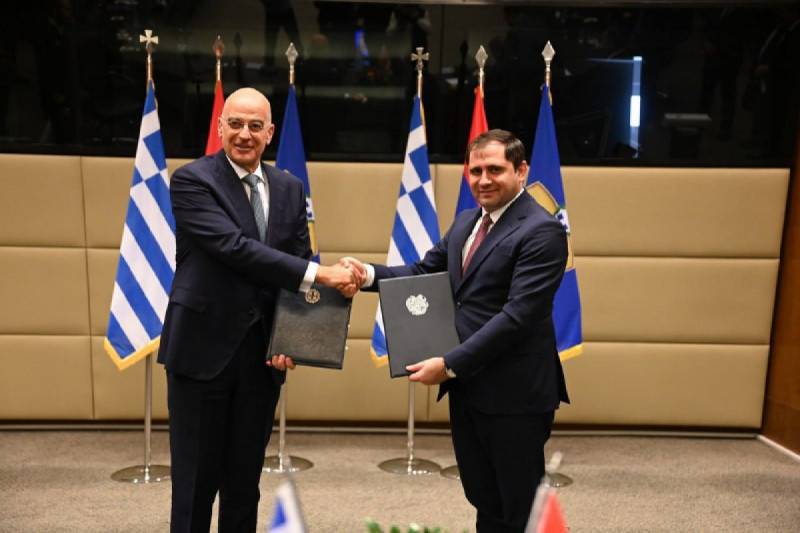 Ermənistan Yunanıstanla hərbi saziş imzaladı 