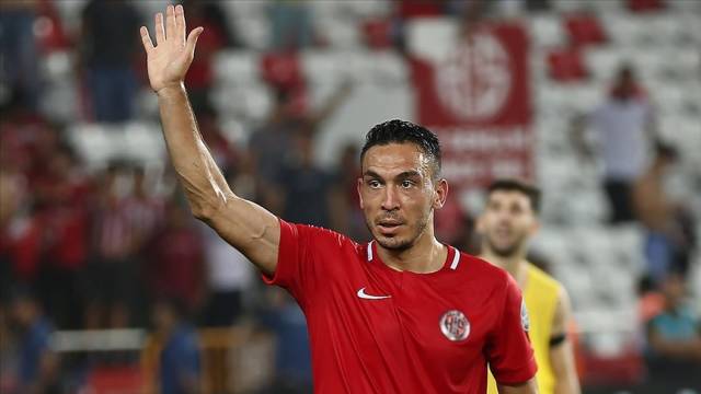 Məşhur futbolçuya böyük şok: “Uşaqlar səndən deyil”