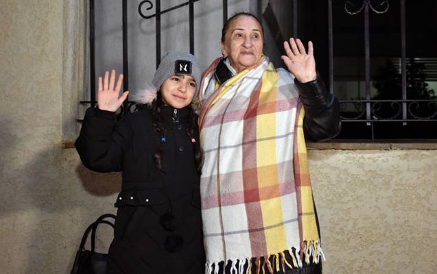Daha 94 nəfər yataqxana və yarımçıq tikilidən öz evinə köçdü
