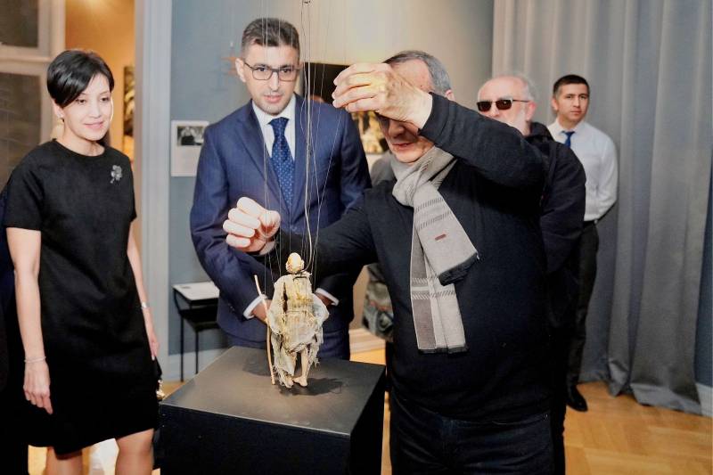 İçərişəhərdə marionet sənətinə həsr olunmuş “Dialoq” adlı beynəlxalq sərgi açılıb - FOTO