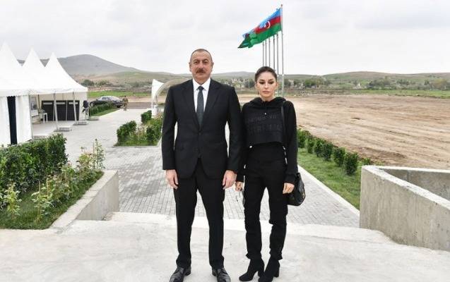 Prezidentlə xanımı Şuşakənddə 