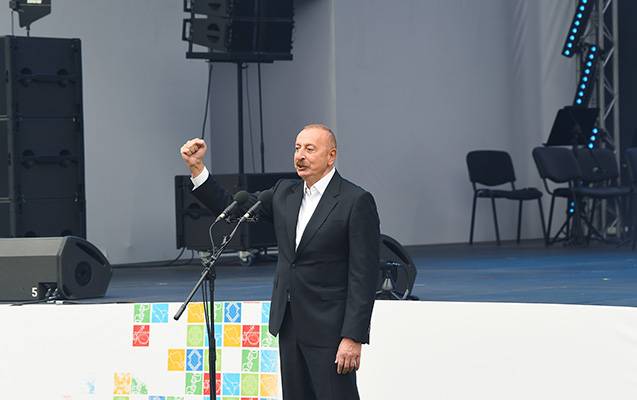 Prezident Xankəndidə idman ictimaiyyəti ilə görüşdü