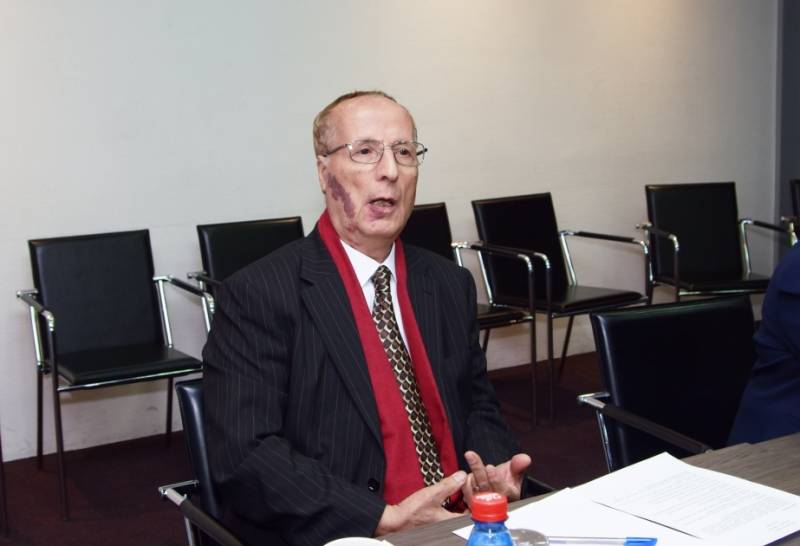 Maşallah Rəzmi təltif edildi 