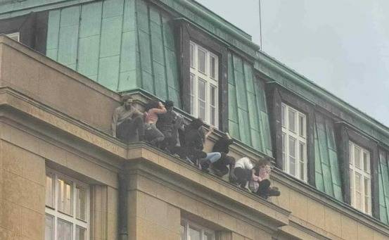 Universitetdə 15 nəfəri qətlə yetirən tələbə ilə bağlı qan donduran təfərrüat