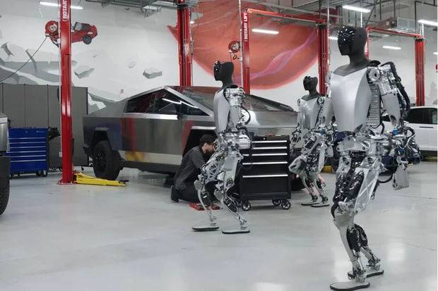 ABŞ-də zavodda robot mühəndisə hücum etdi
