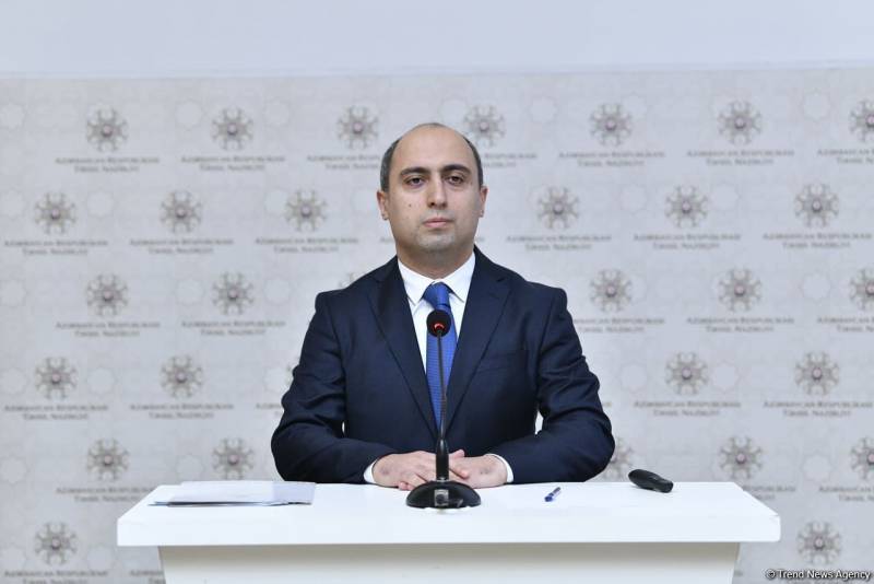 “Tədris müddətinin artırılması müzakirə olunmalıdır” - Emin Əmrullayev