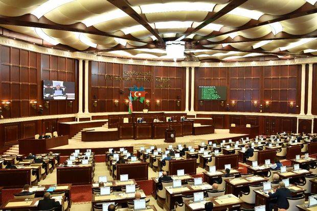 Deputat radikal müxalifəti İranın agentləri adlandırdı