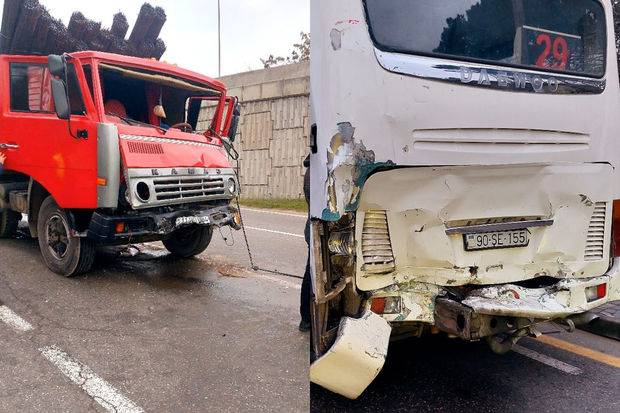 Bakıda avtobusla “KamAZ” toqquşdu: Xəsarət alanlar var - FOTO
