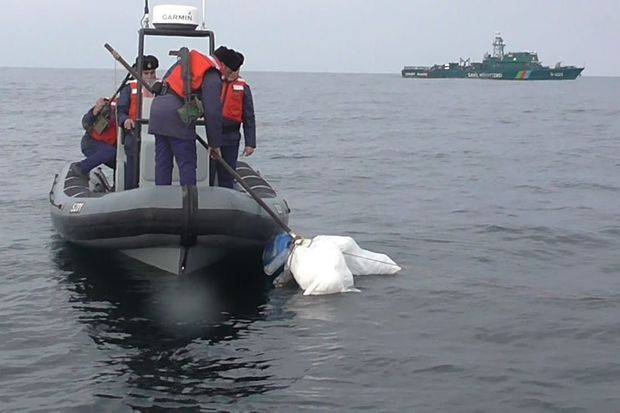 DSX Xəzərin Azərbaycan sektorunda 12 kiloqram narkotik aşkarladı - FOTO