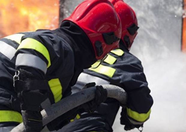 Azərbaycanda ev yandı