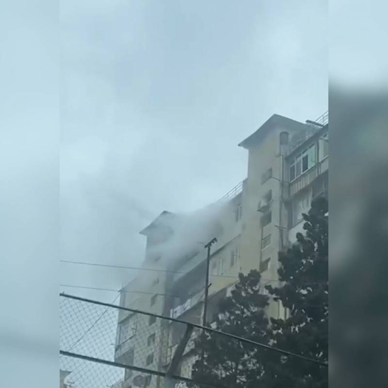 Bakıda 9 mərtəbəli binada YANĞIN - VİDEO