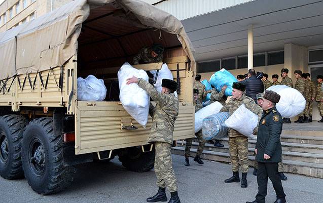 Hərbçilərimiz Türkiyəyə yardım göndərdi - FOTOLAR