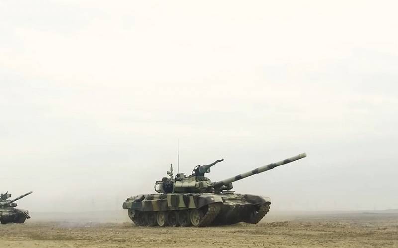 Azərbaycan Ordusunda praktik məşğələlər keçirilir - VİDEO