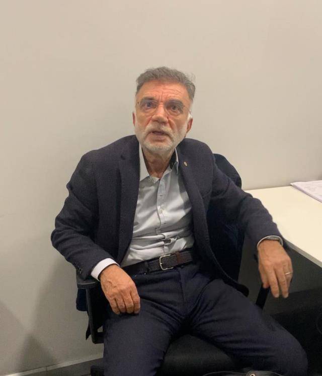 Zəlzələdə dağılan binanı tikən şəxs ölkədən qaçmaq istədi