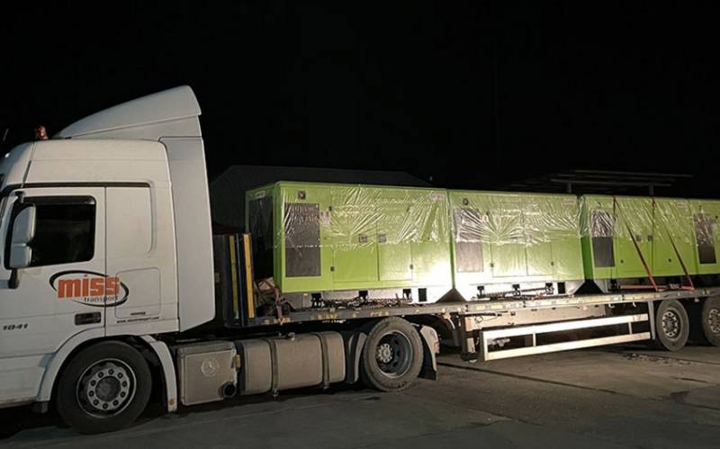 Azərbaycan Türkiyəyə stasionar generatorlar göndərib - FOTOLAR