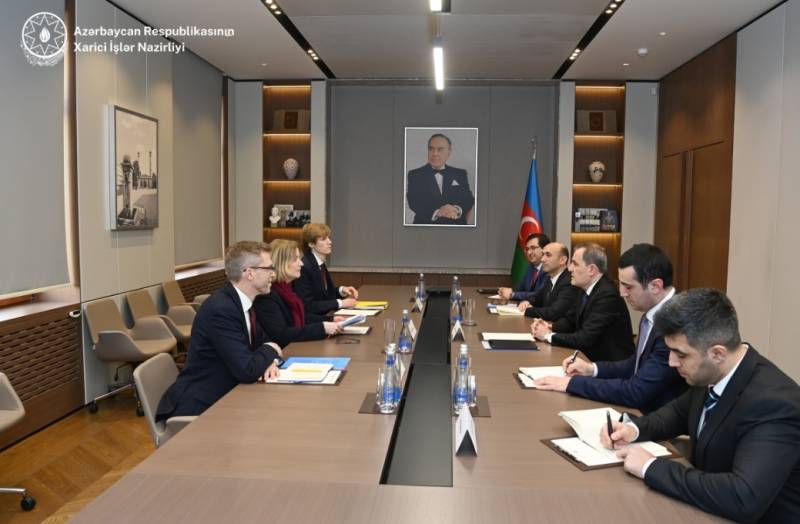 Ceyhun Bayramov Aİ səfiri ilə Laçın yolunu müzakirə etdi