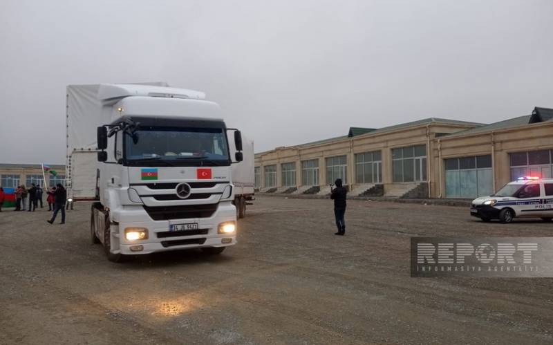 Gəncədən daha 3 TIR humanitar yardım Türkiyəyə yola düşdü