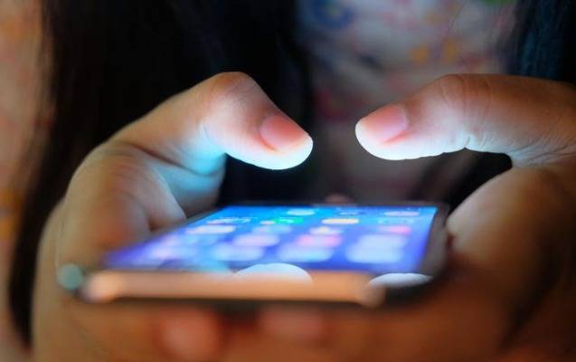 Bu gündən xaricdən gətirdiyiniz telefonlara görə cərimələnə bilərsiz