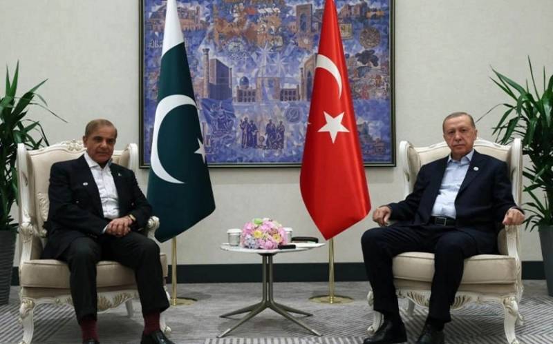Ərdoğan Ankarada Pakistan baş nazirini qəbul etdi