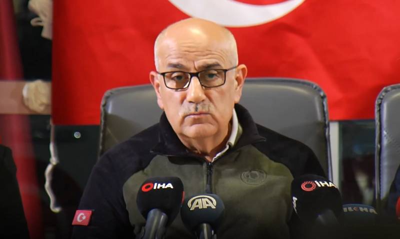 Nazir canlı efirdə çıxış edərkən ZƏLZƏLƏ OLDU - VİDEO